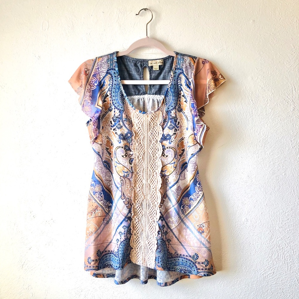 🎉 Final Price Live and Let Live paisley blouse D3